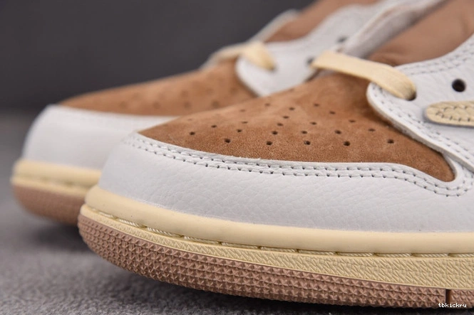 Reps TBK AJ Travis Low Scott 1 SP OG DM7866-106 x 0811